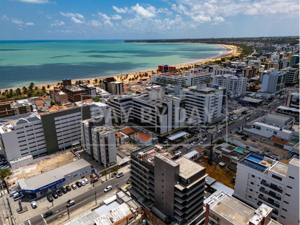 Urban 750 By Day By Day *